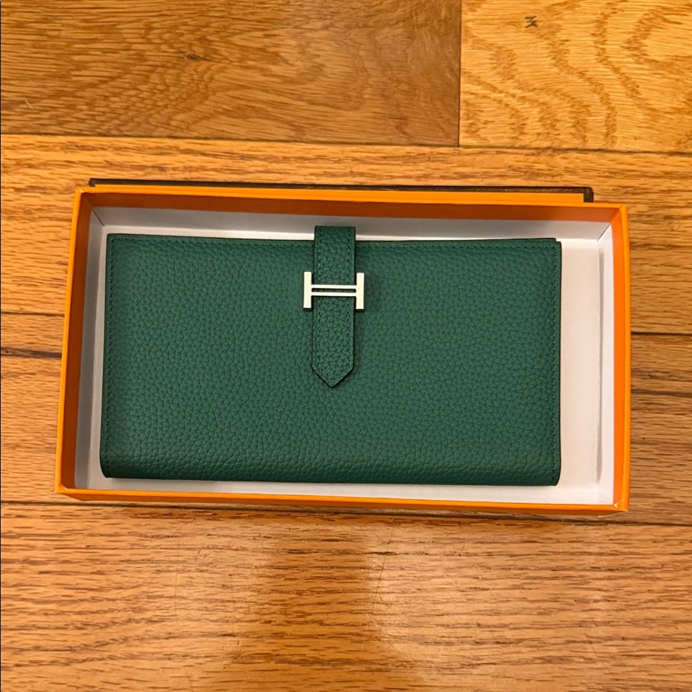 Letter Green Leather Wallet Silver